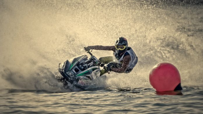 jet-ski-2781107_1280